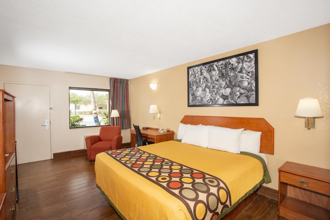 Super 8 By Wyndham North Palm Beach Room photo